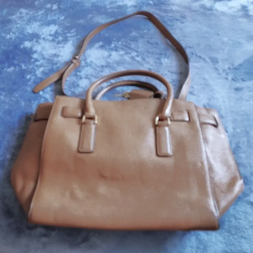 Michael Kors Women’s Brown Crossbody Leather Bag with Lock and Key